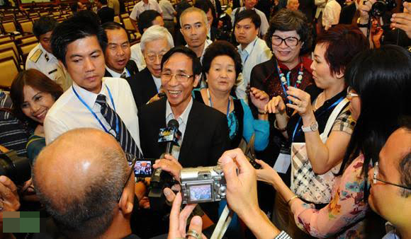 Người “truyền lửa” cho cộng đồng người Việt
